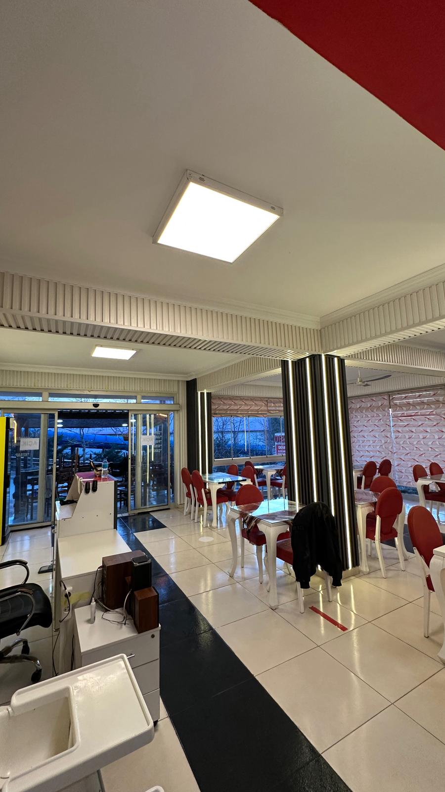 Kırmızı Beyaz Pide Kebap 